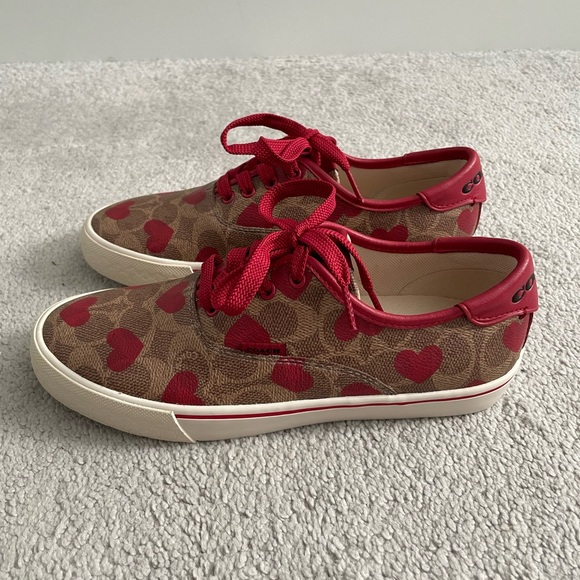 Coach Citysole Skate Sneaker With Heart Print in size 6.5 US - Picture 3 of 16